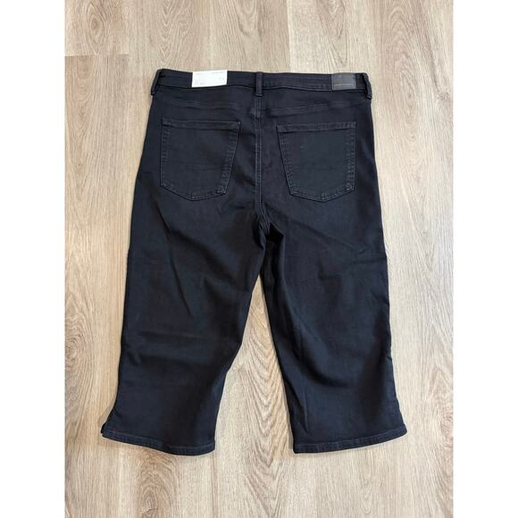 NWT American Eagle Next Level Stretch Black Wash Capri Jeans Women’s Size 16R - Picture 2 of 4